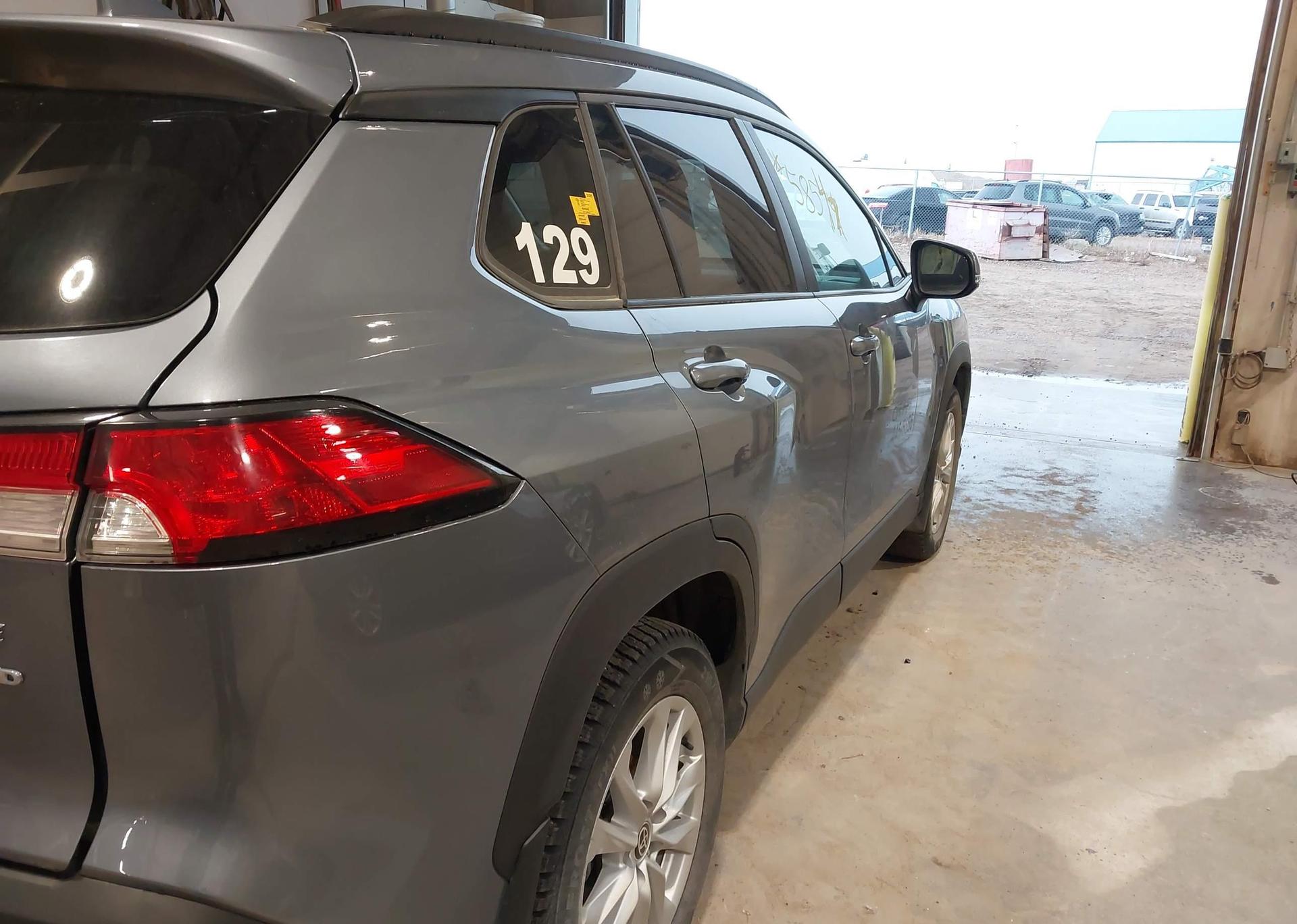 2022 TOYOTA COROLLA CROSS LE