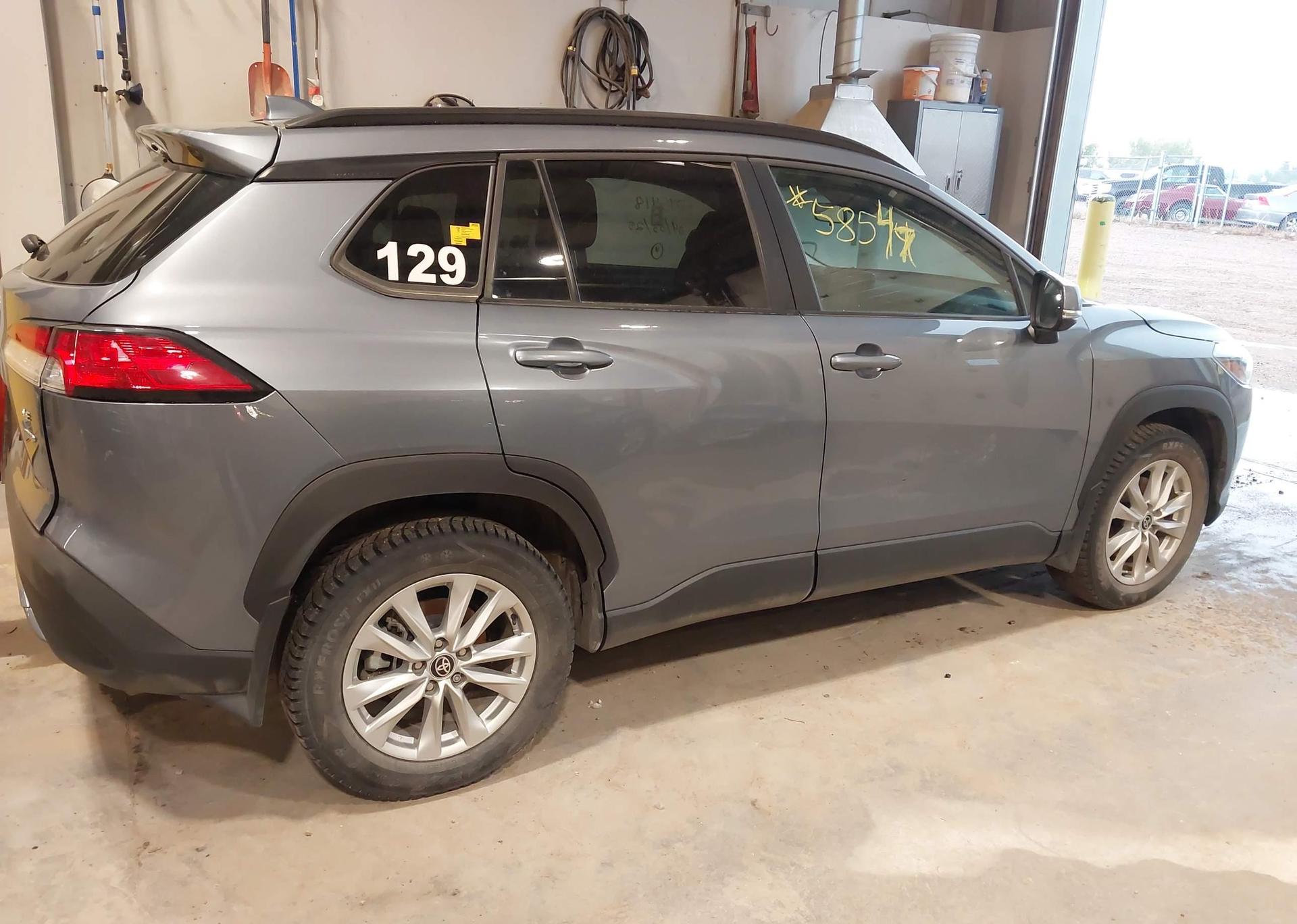2022 TOYOTA COROLLA CROSS LE