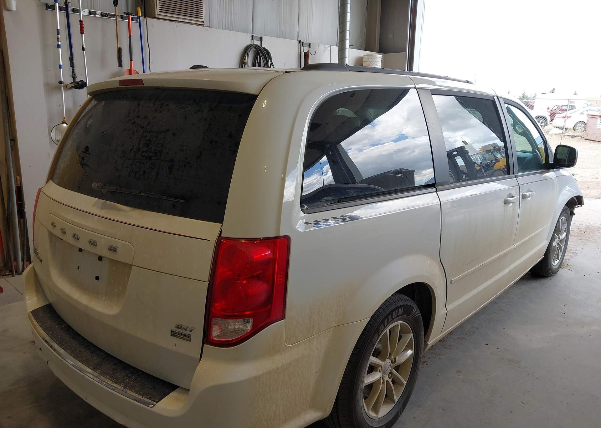 2015 DODGE GRAND CARAVAN SE