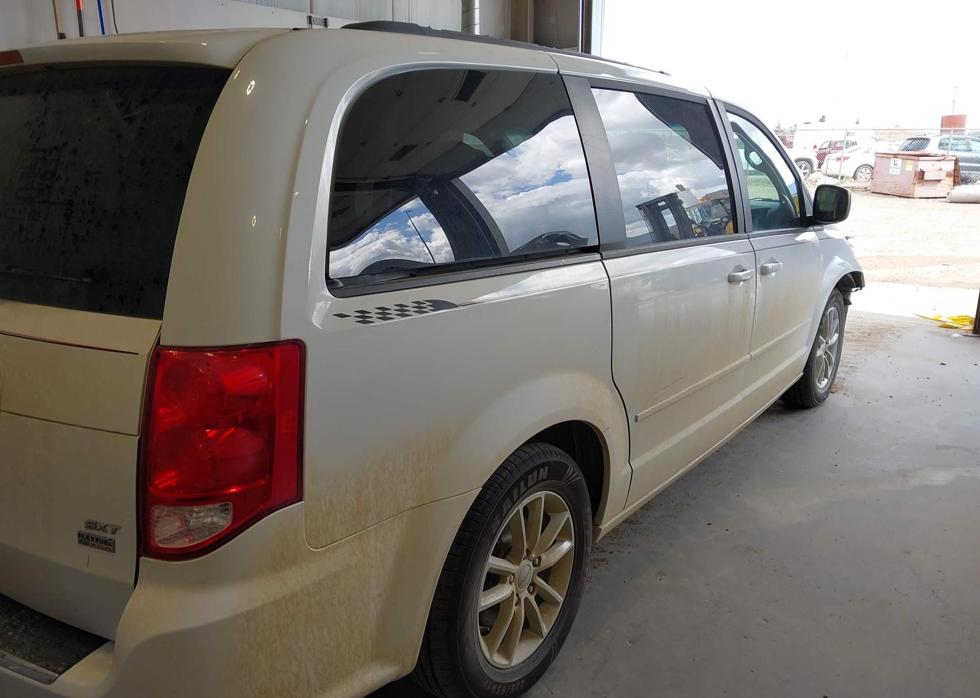 2015 DODGE GRAND CARAVAN SE