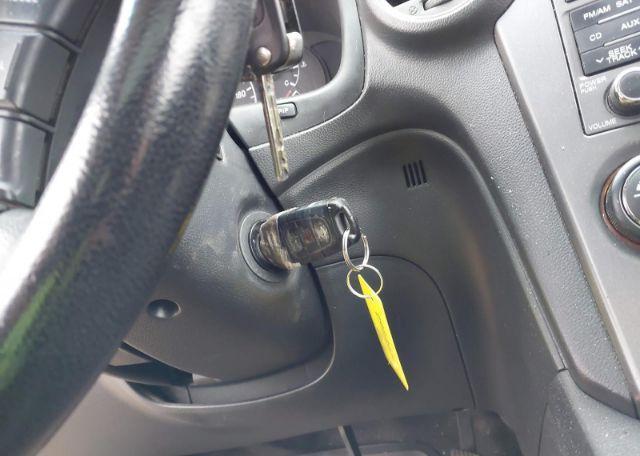 2011 KIA RONDO