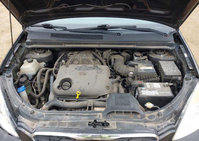 2011 KIA RONDO
