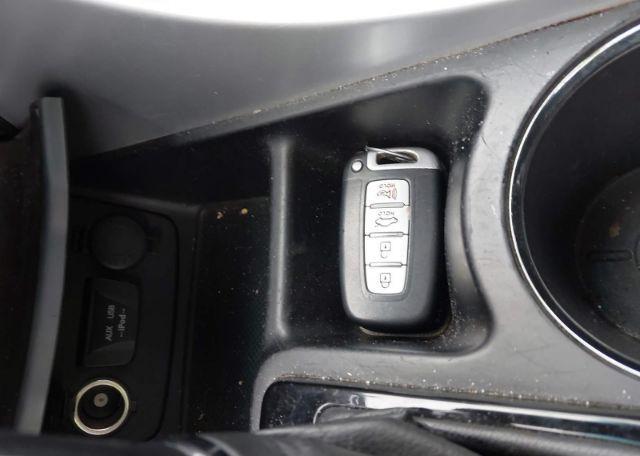 2011 HYUNDAI SONATA SE
