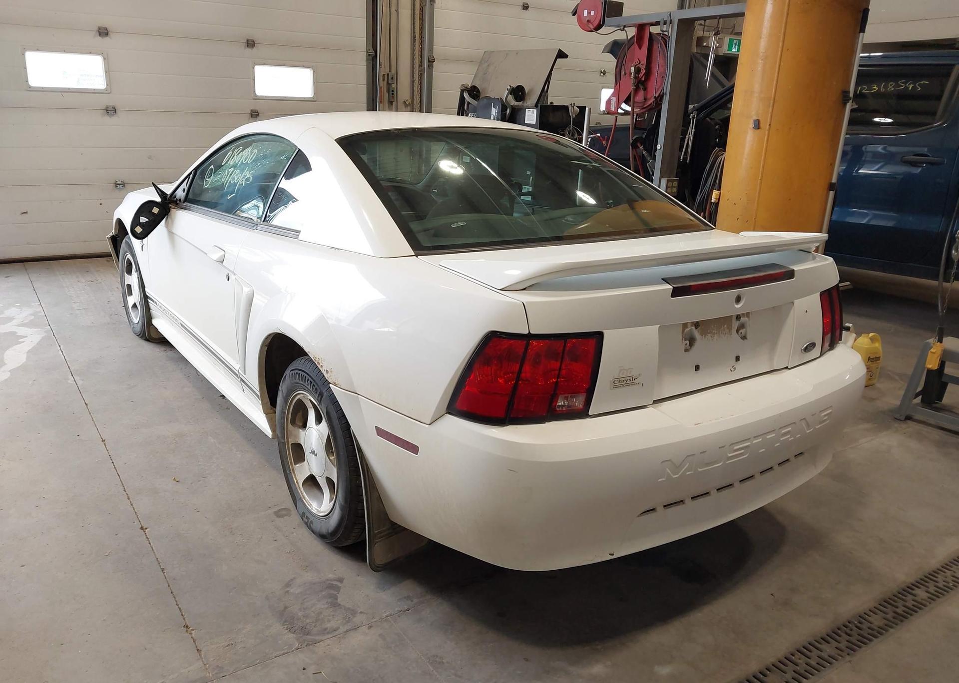2000 FORD MUSTANG