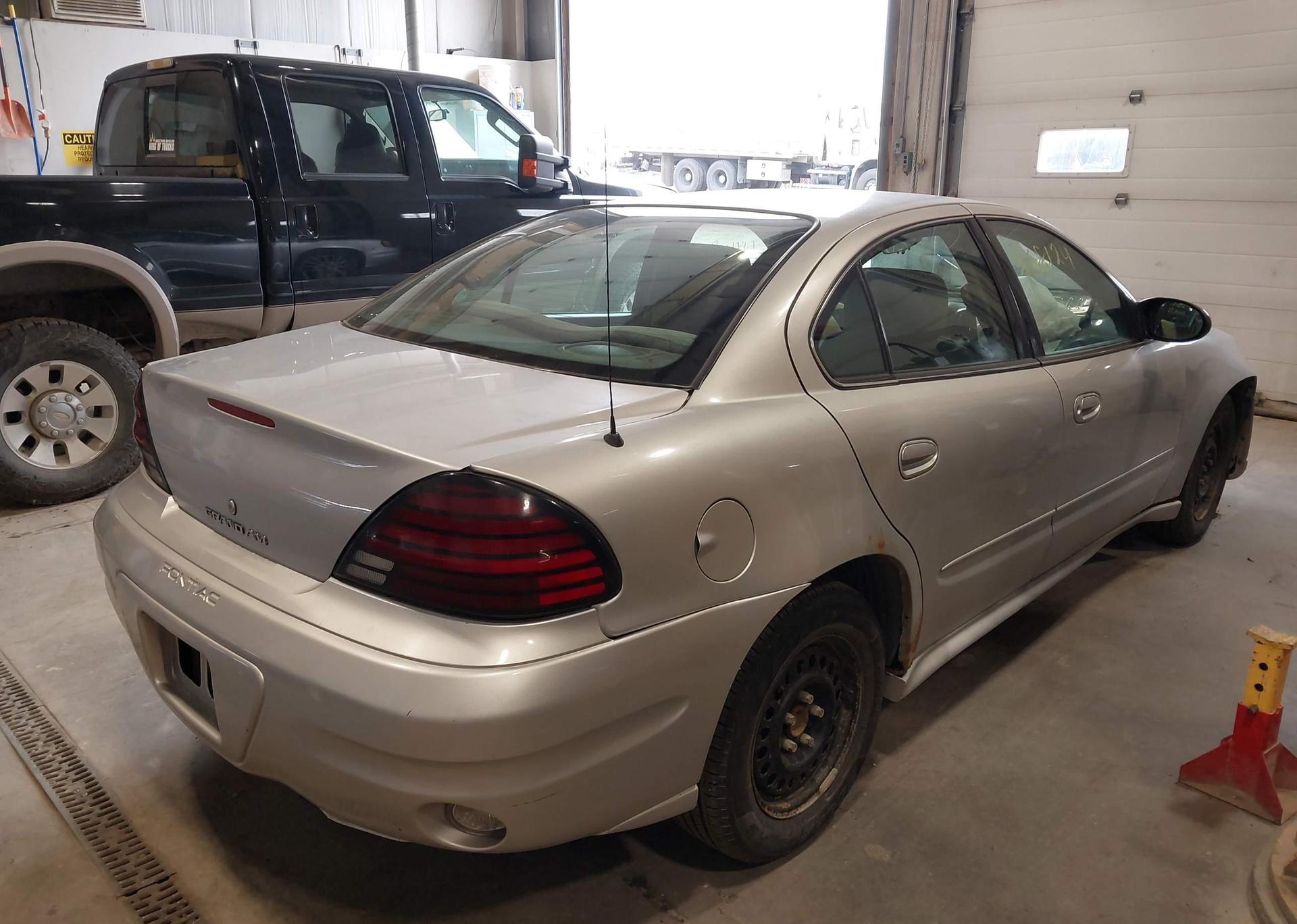 2005 PONTIAC GRAND AM SE