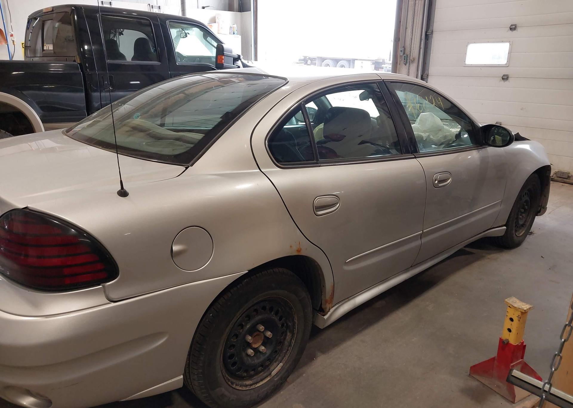 2005 PONTIAC GRAND AM SE