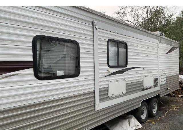 2010 TRAILER GREY WOLF..