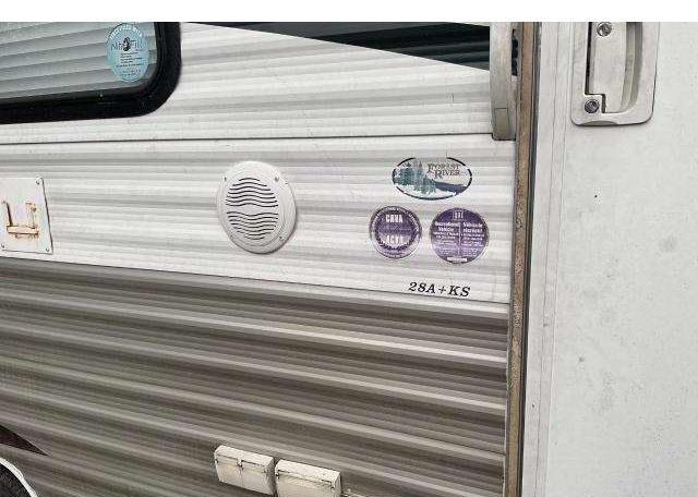 2010 TRAILER GREY WOLF..