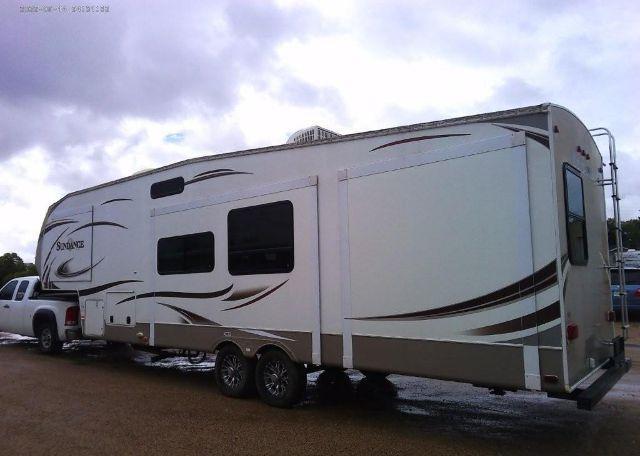 2013 HEARTLAND TRAILER 5TH WHEEL