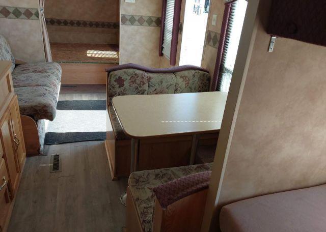2004 KEYSTONE HORNET