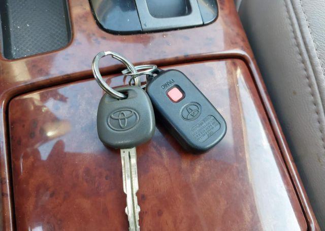 2005 TOYOTA CAMRY LE