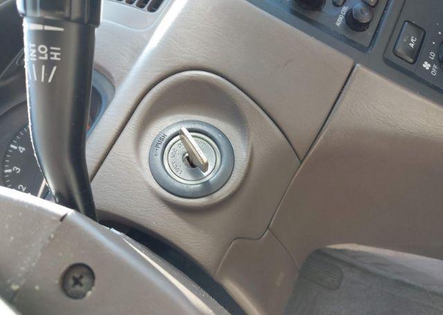 2000 TOYOTA CAMRY CE