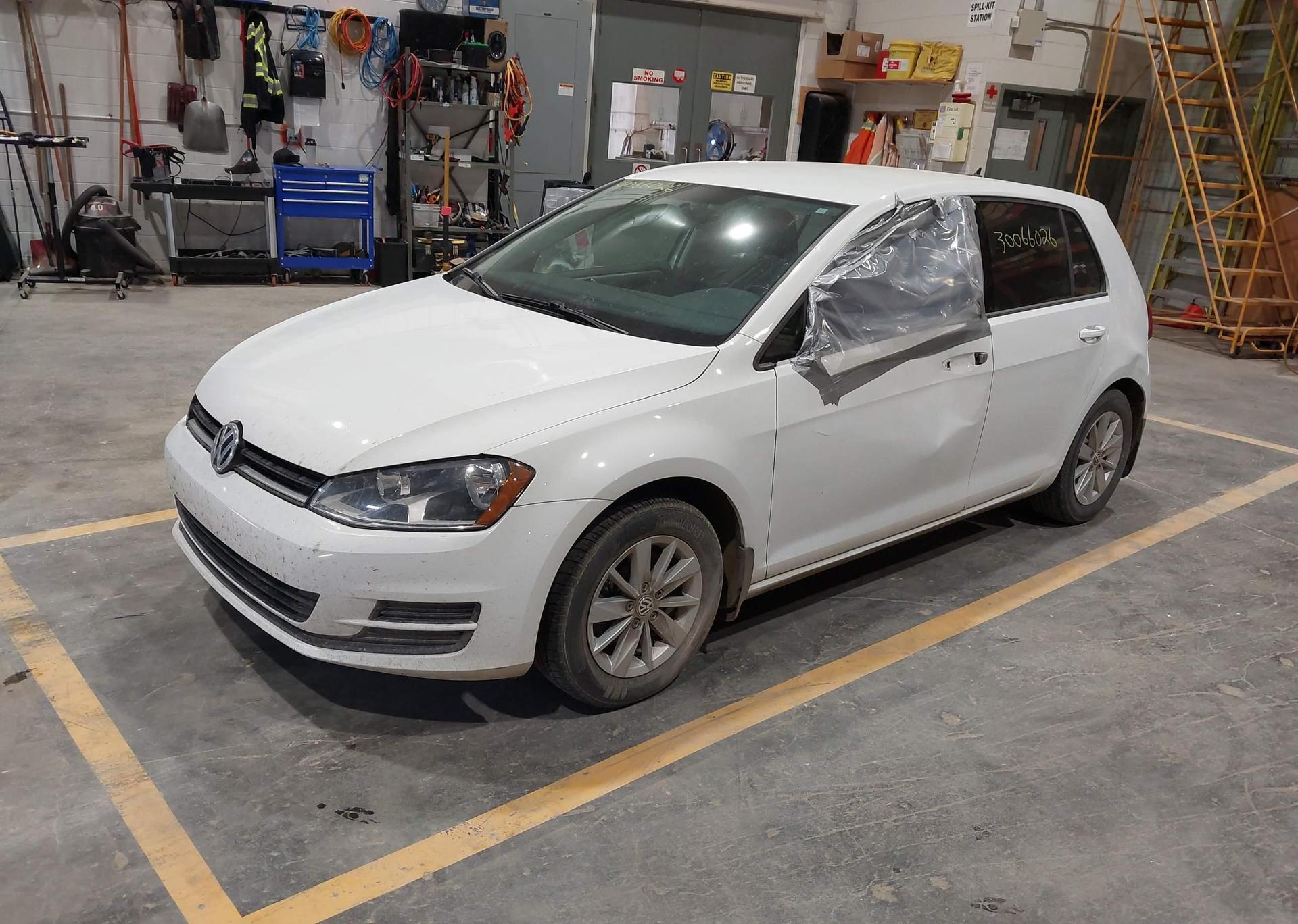 2016 VOLKSWAGEN GOLF S