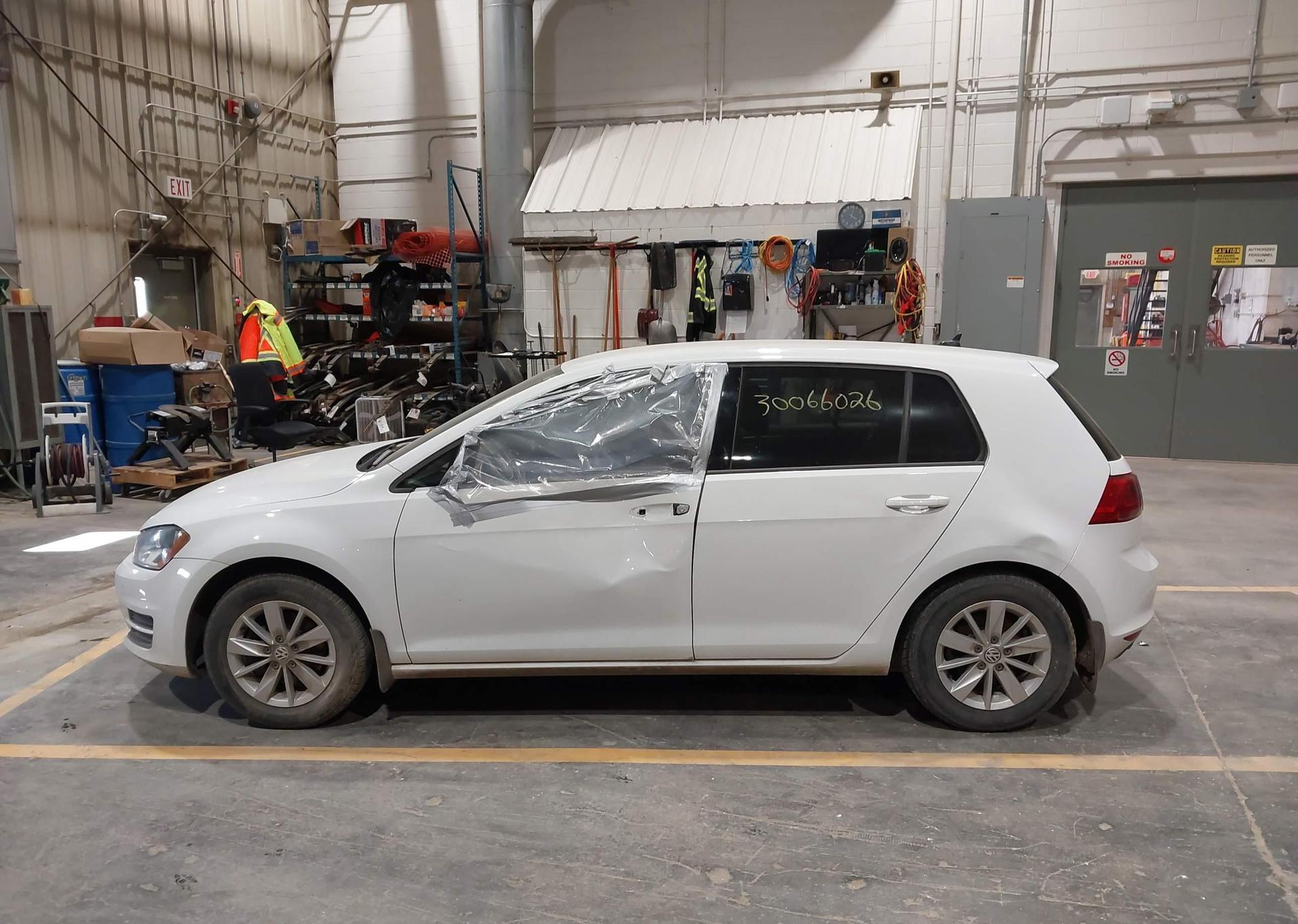 2016 VOLKSWAGEN GOLF S