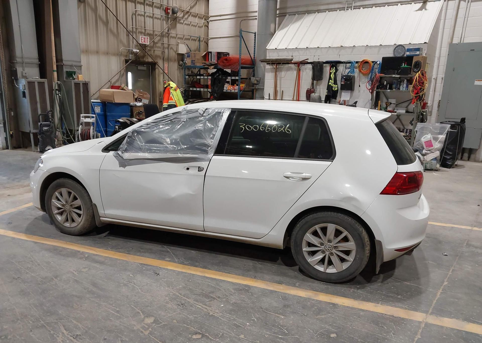 2016 VOLKSWAGEN GOLF S