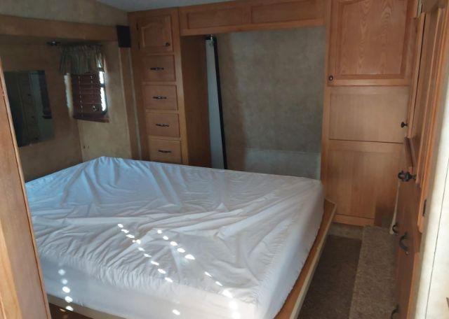 2008 FOREST RIVER INC. SILVERBACK 36L5S