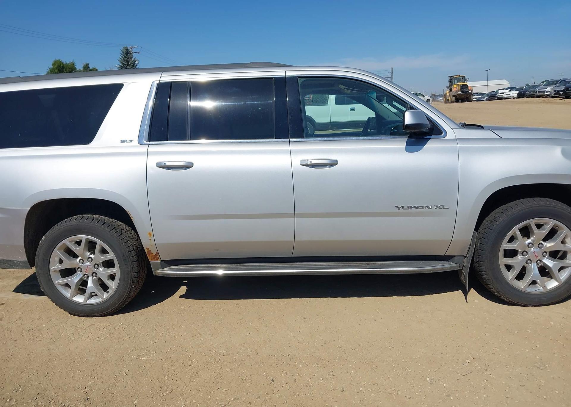 2015 GMC YUKON XL K1500 SLT