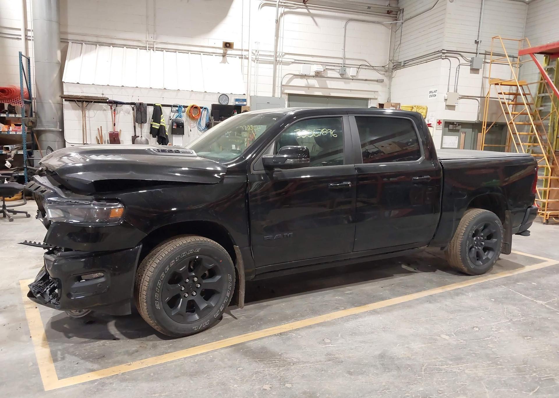 2025 RAM 1500 SPORT