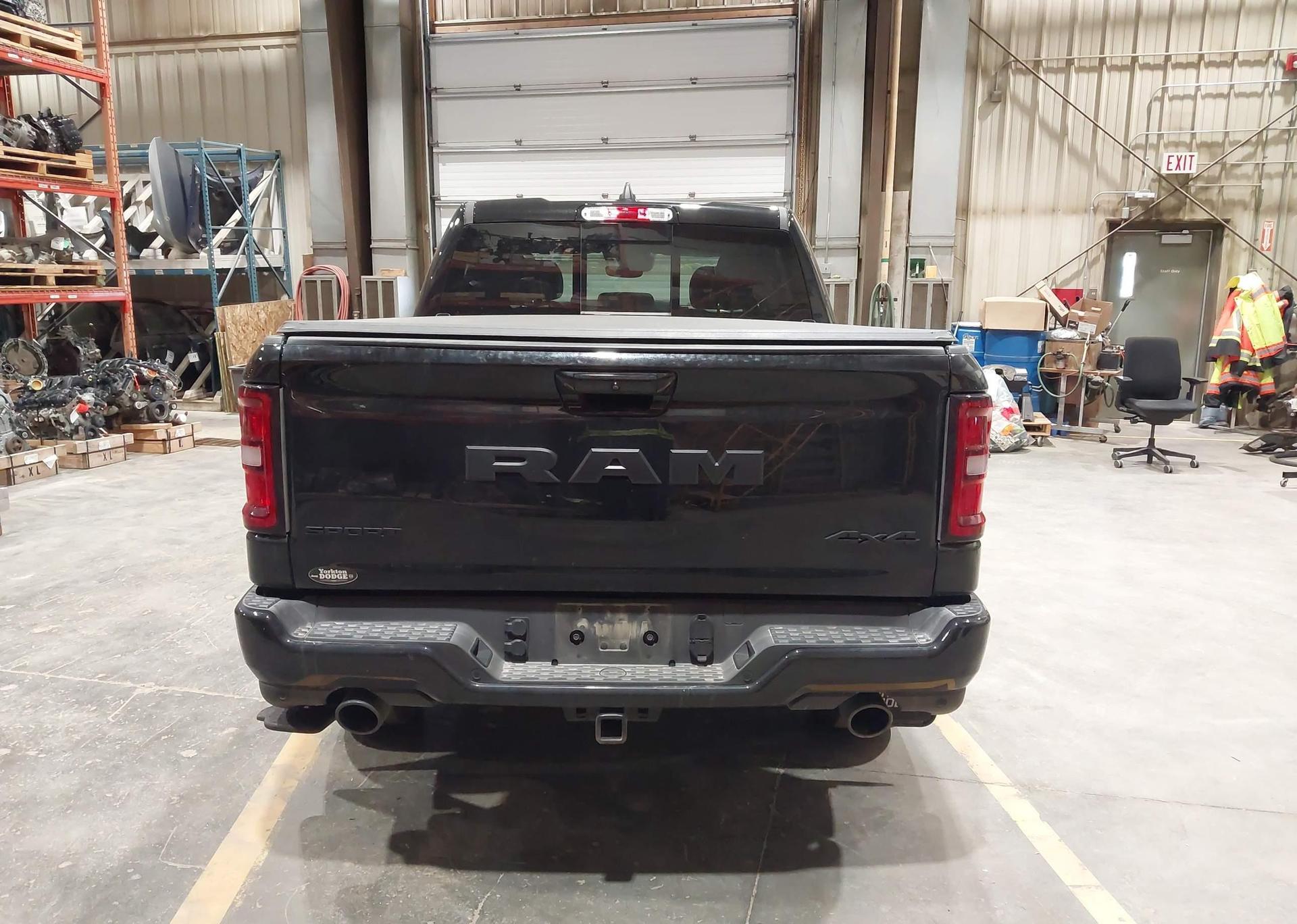2025 RAM 1500 SPORT