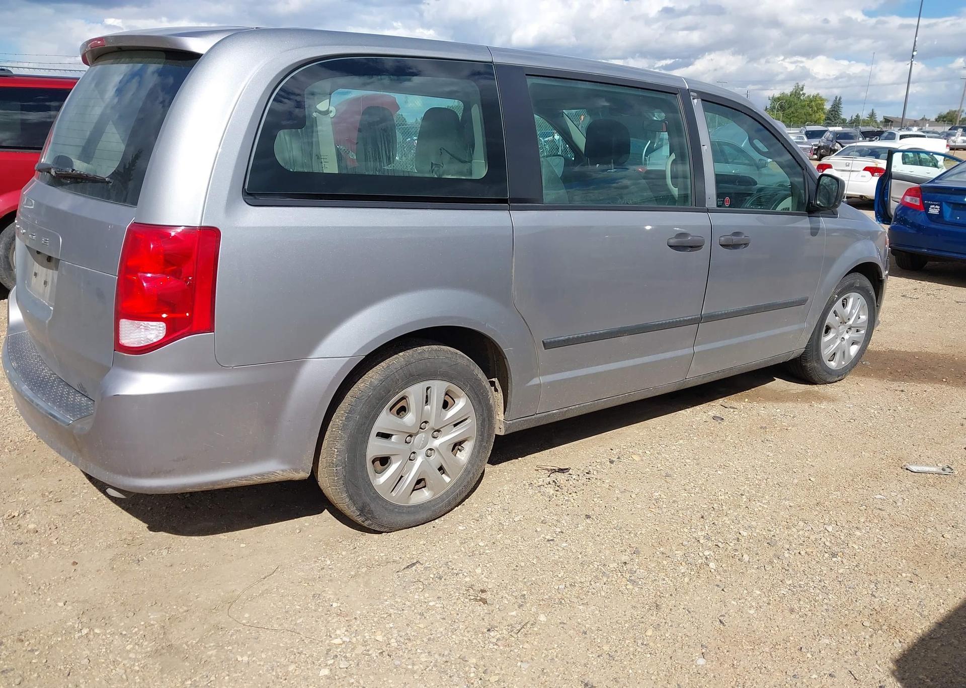 2015 DODGE GRAND CARAVAN SE