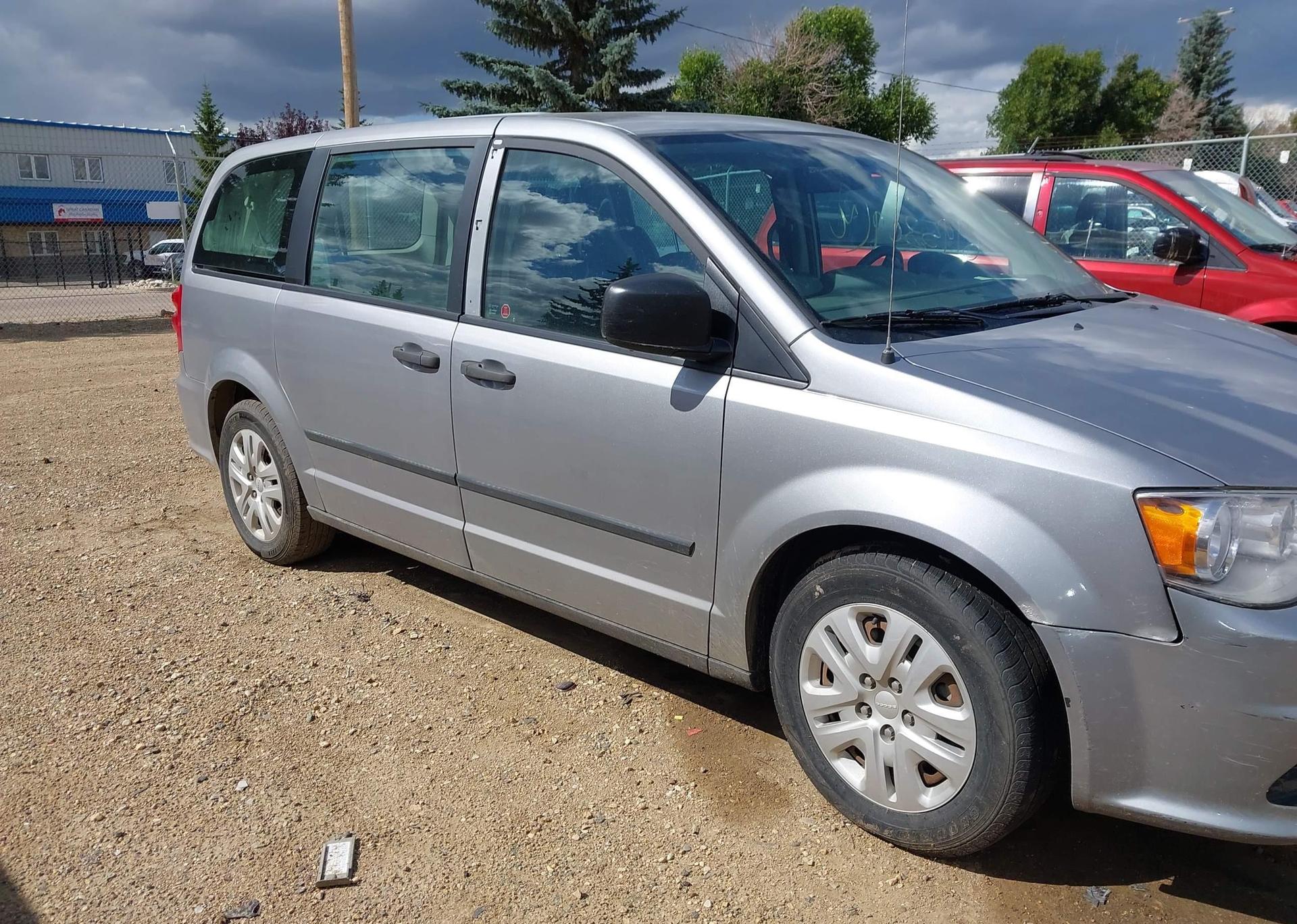 2015 DODGE GRAND CARAVAN SE