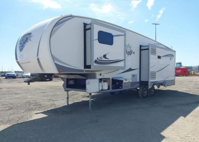 2018 Highland Ridge LIGHT 29IRLS