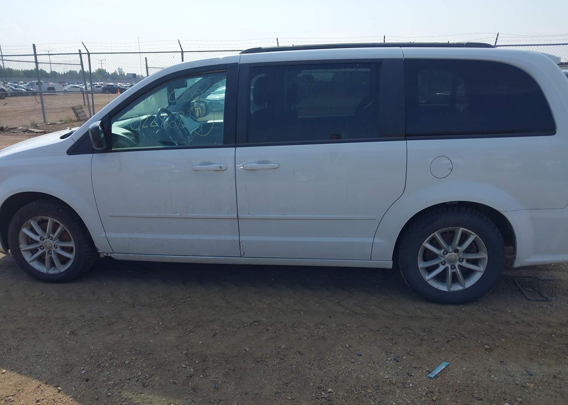 2016 DODGE GRAND CARAVAN SE