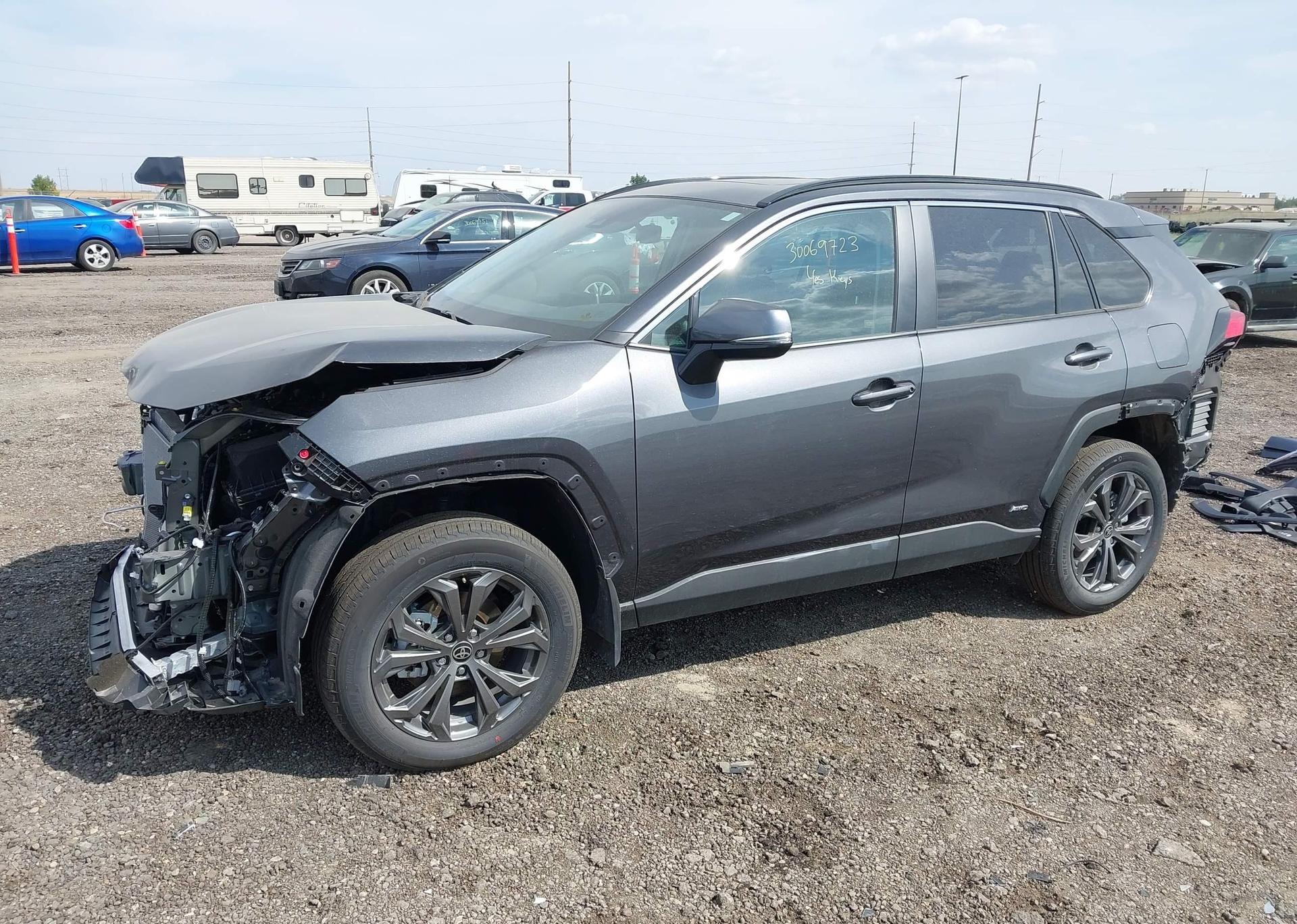 2025 TOYOTA RAV4 XLE