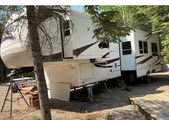 2006 KEYSTONE EVEREST