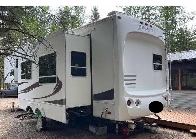 2006 KEYSTONE EVEREST