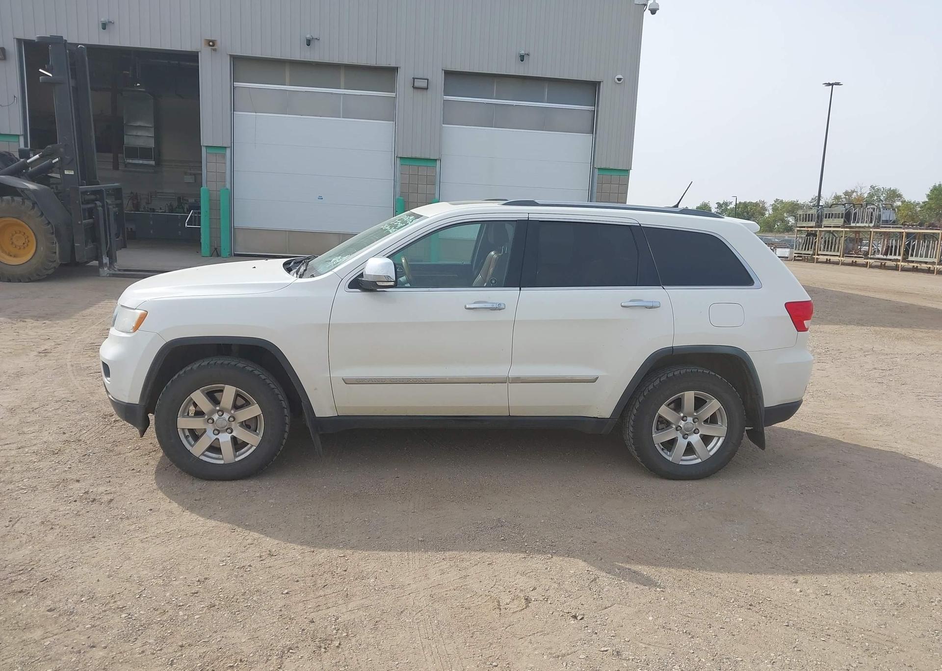 2011 JEEP GRAND CHEROKEE OVERLAND