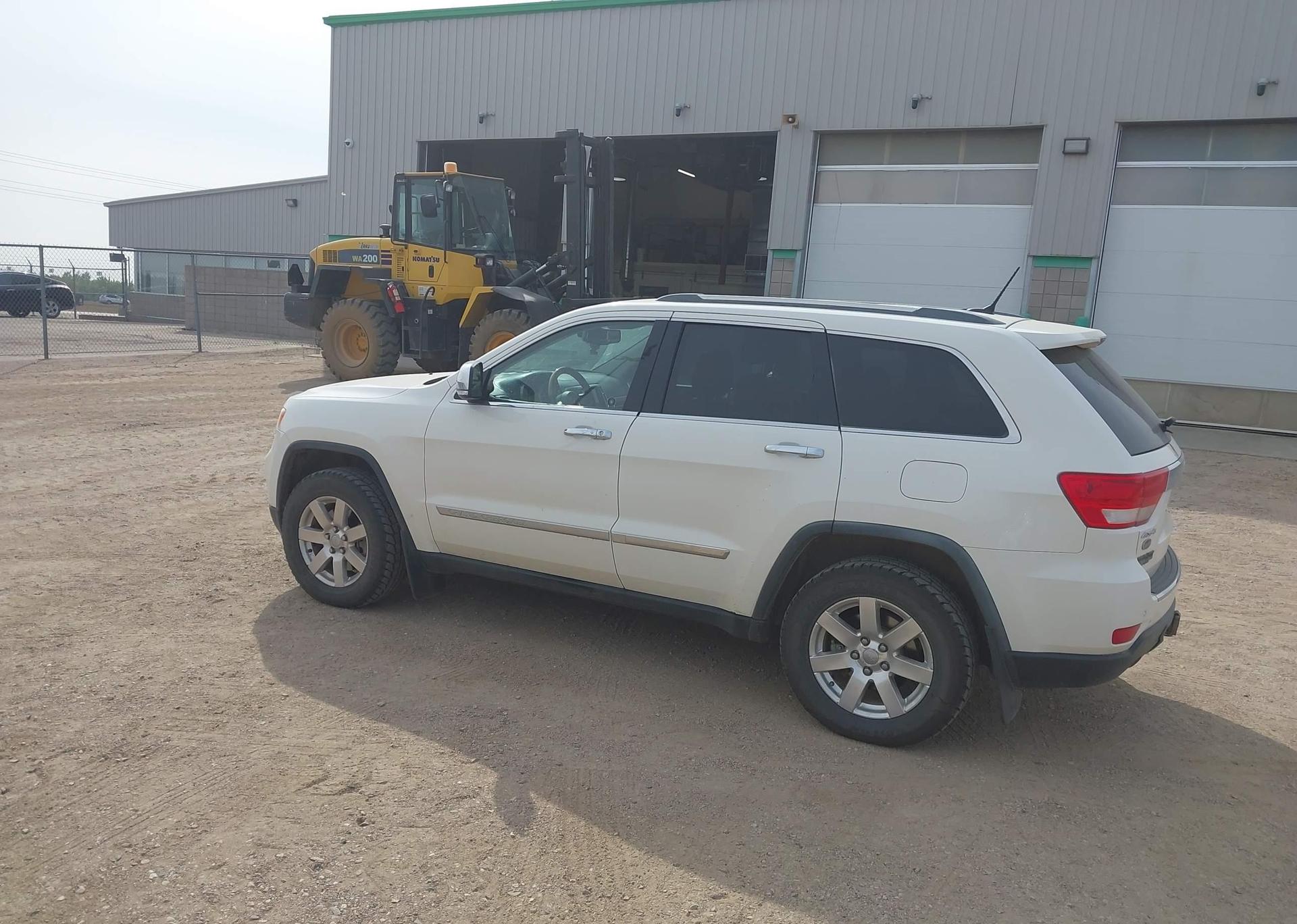 2011 JEEP GRAND CHEROKEE OVERLAND