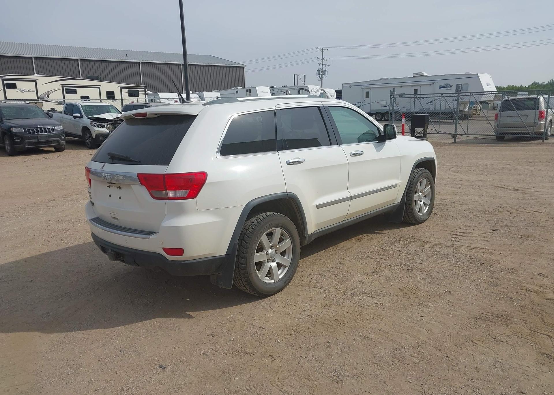 2011 JEEP GRAND CHEROKEE OVERLAND