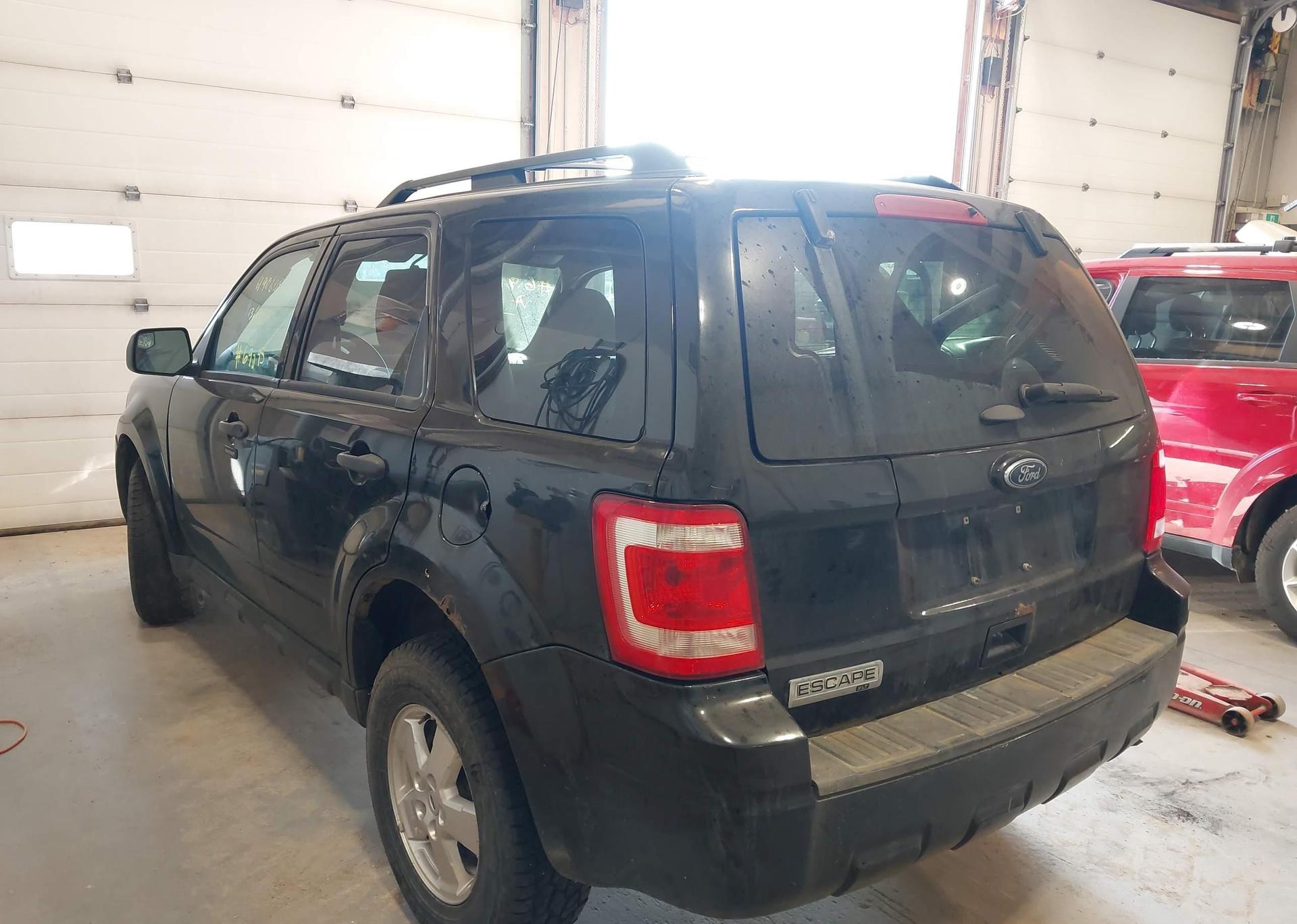 2011 FORD ESCAPE XLT