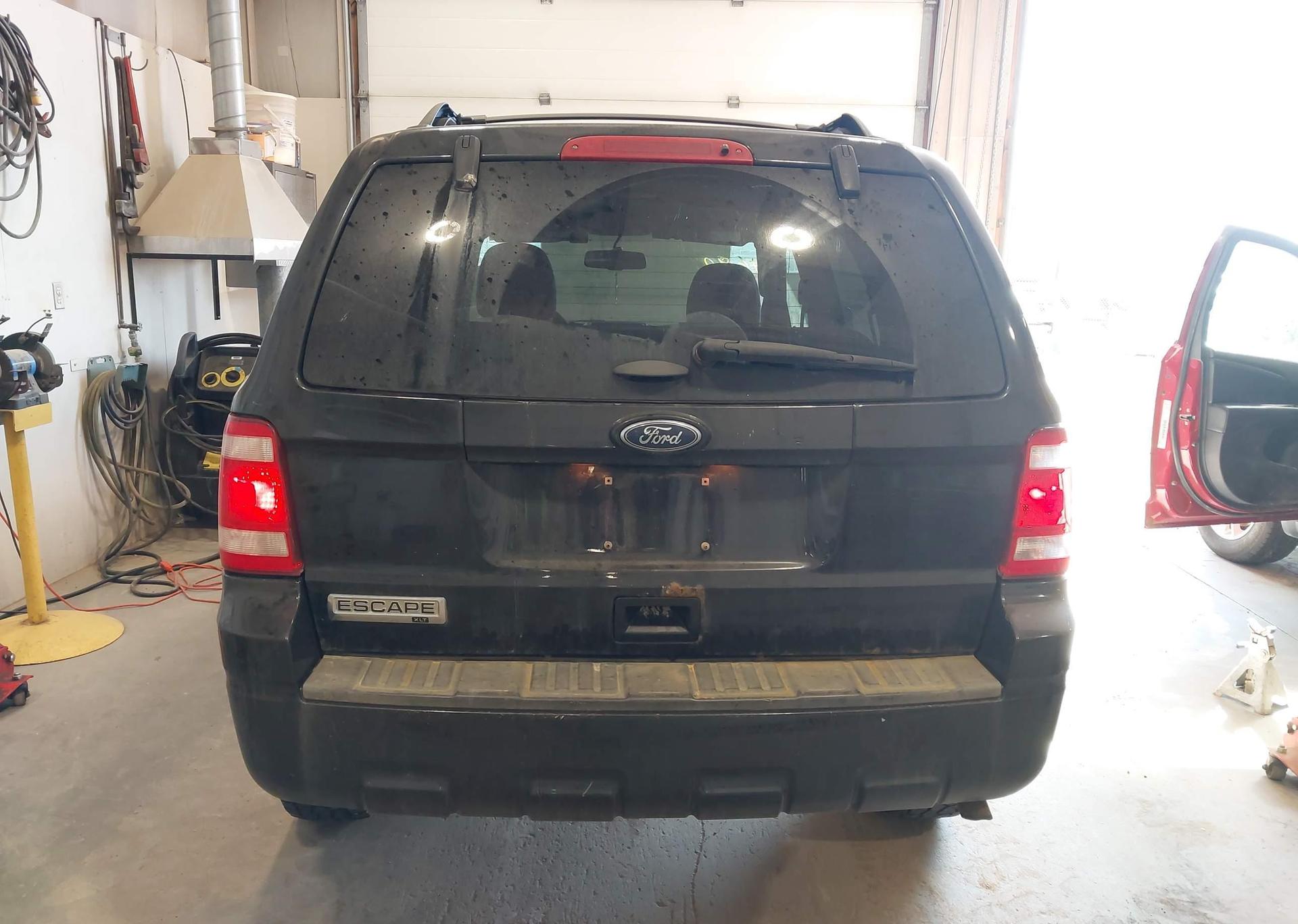2011 FORD ESCAPE XLT