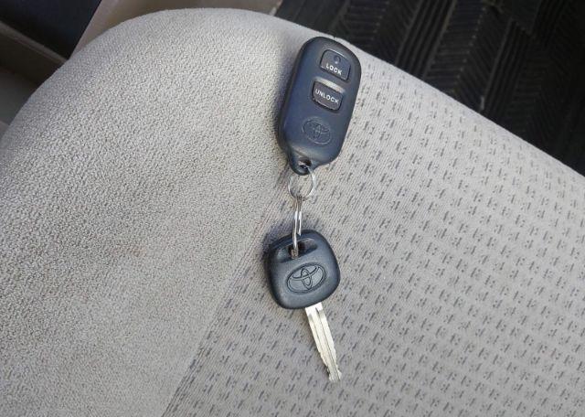 2006 TOYOTA COROLLA CE