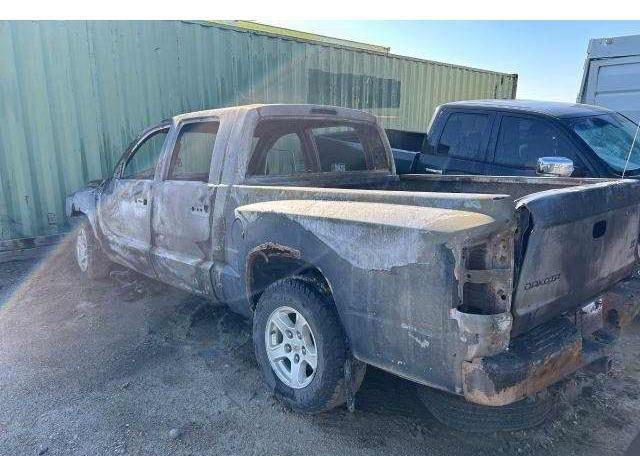 2005 DODGE DAKOTA QUAD