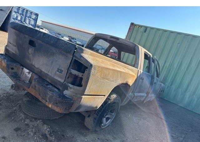2005 DODGE DAKOTA QUAD