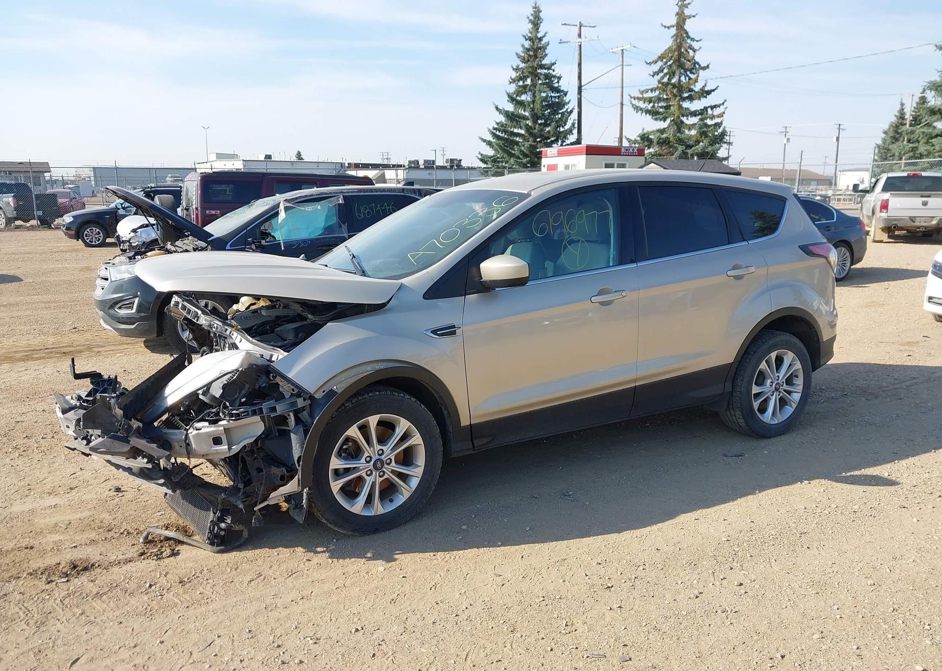 2017 FORD ESCAPE SE
