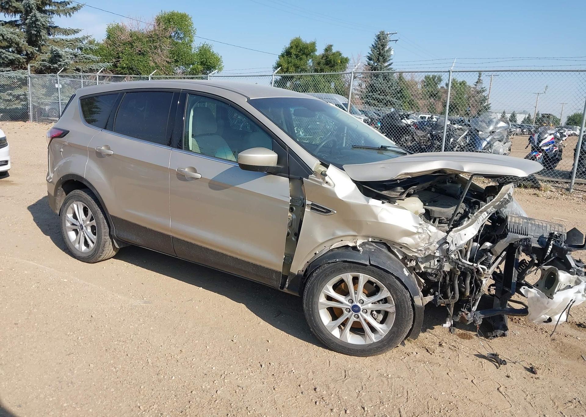 2017 FORD ESCAPE SE