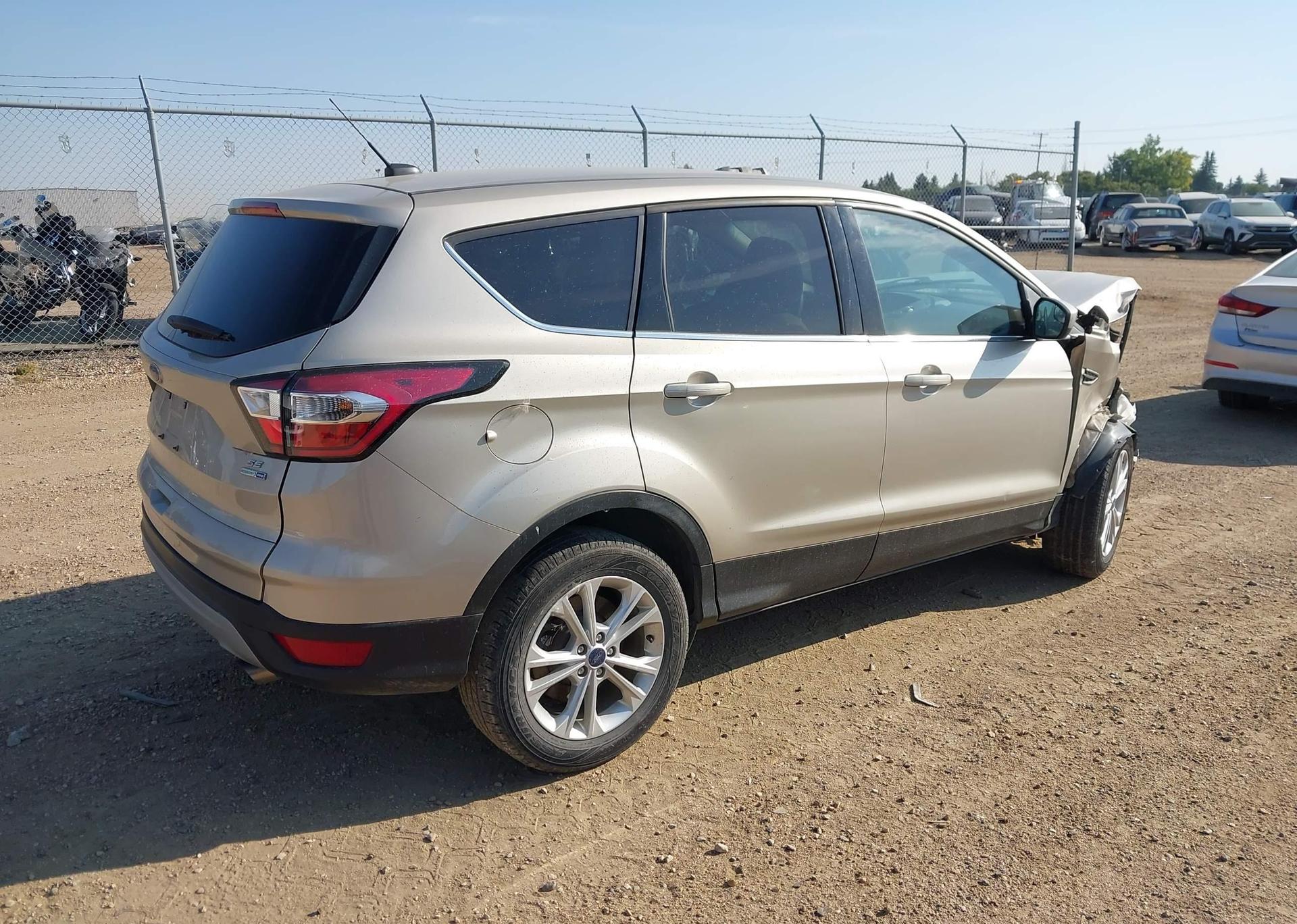 2017 FORD ESCAPE SE