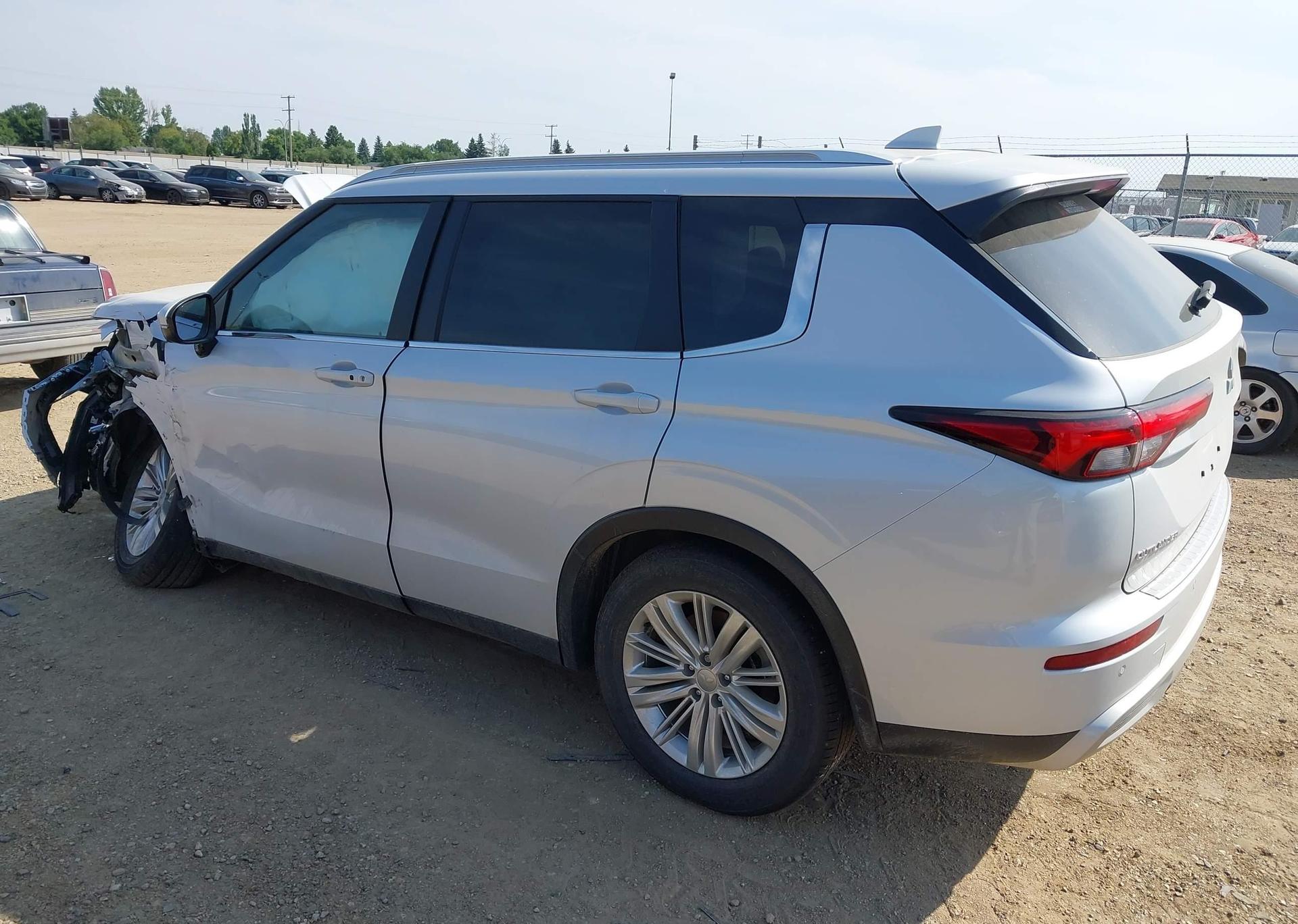 2024 MITSUBISHI OUTLANDER SE