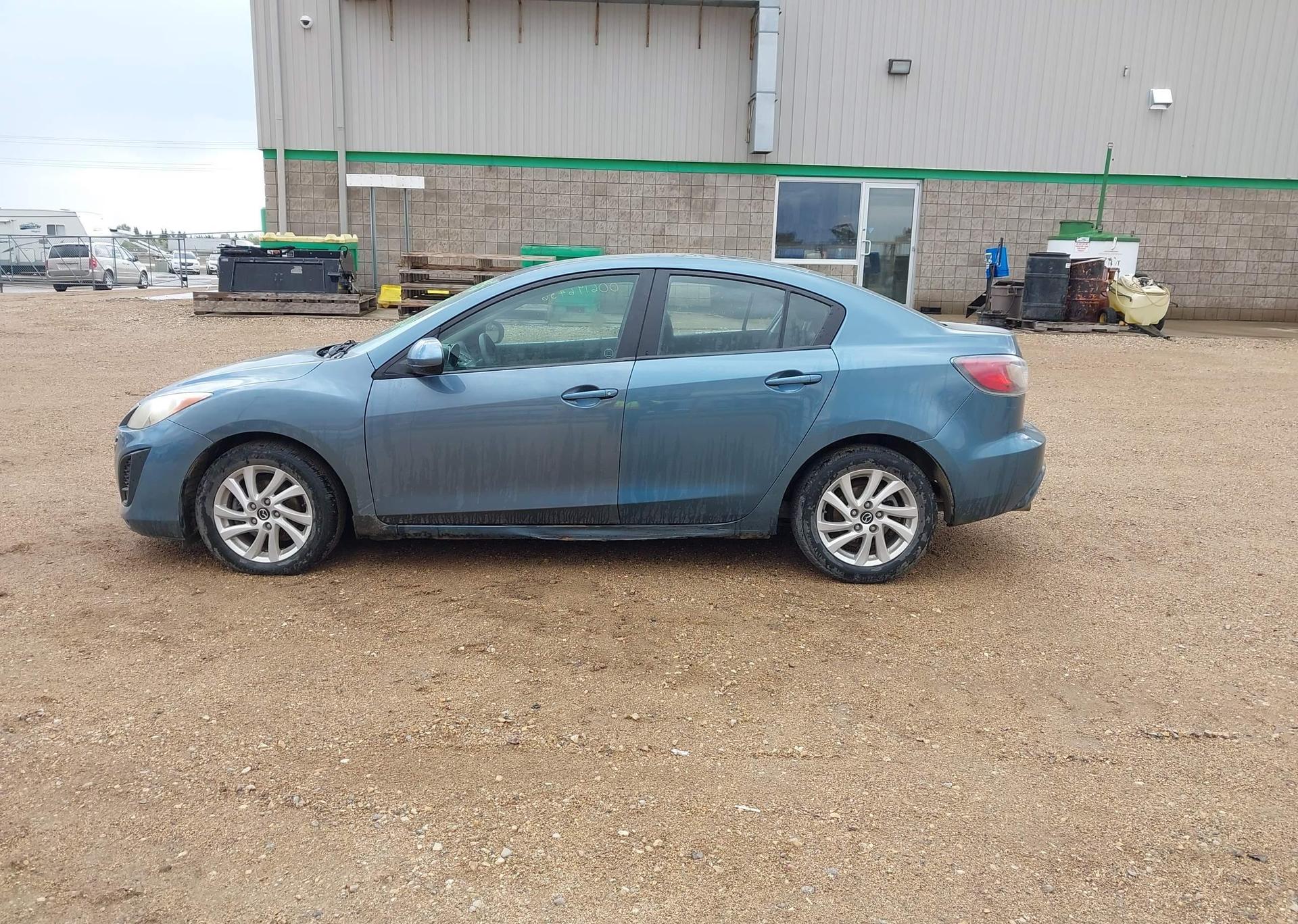 2011 MAZDA 3 I
