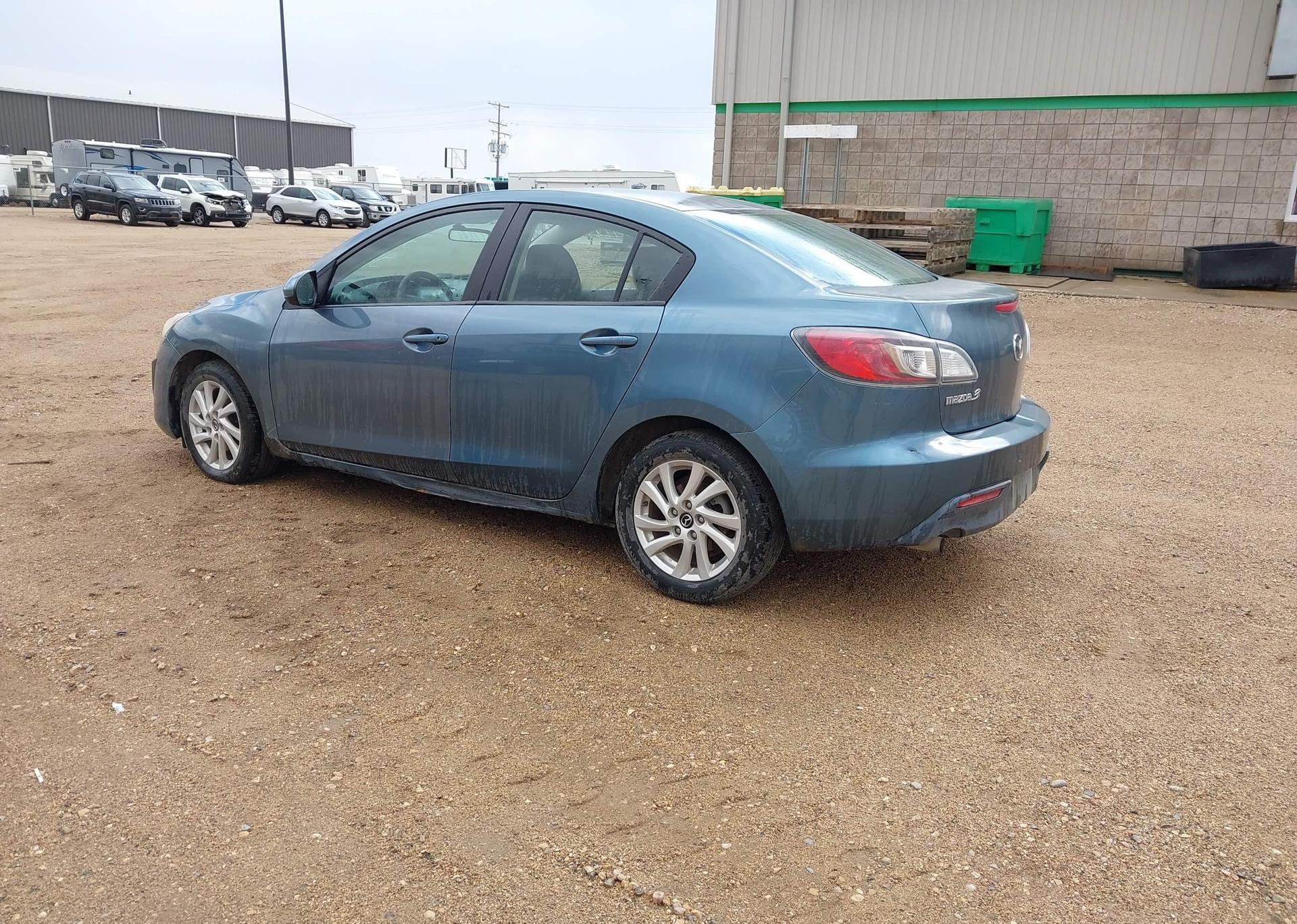 2011 MAZDA 3 I