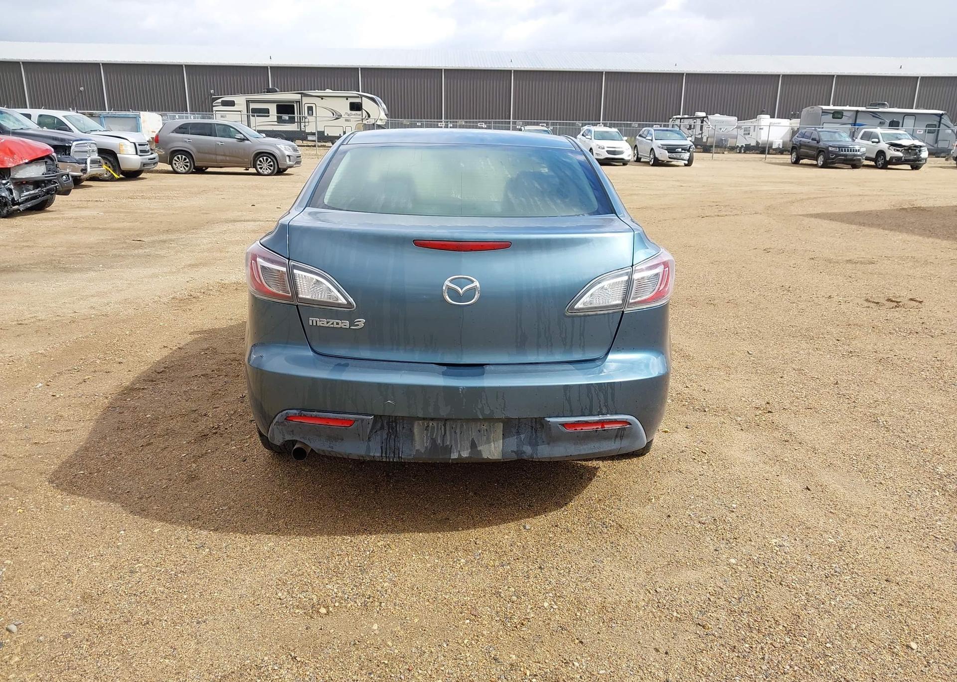 2011 MAZDA 3 I