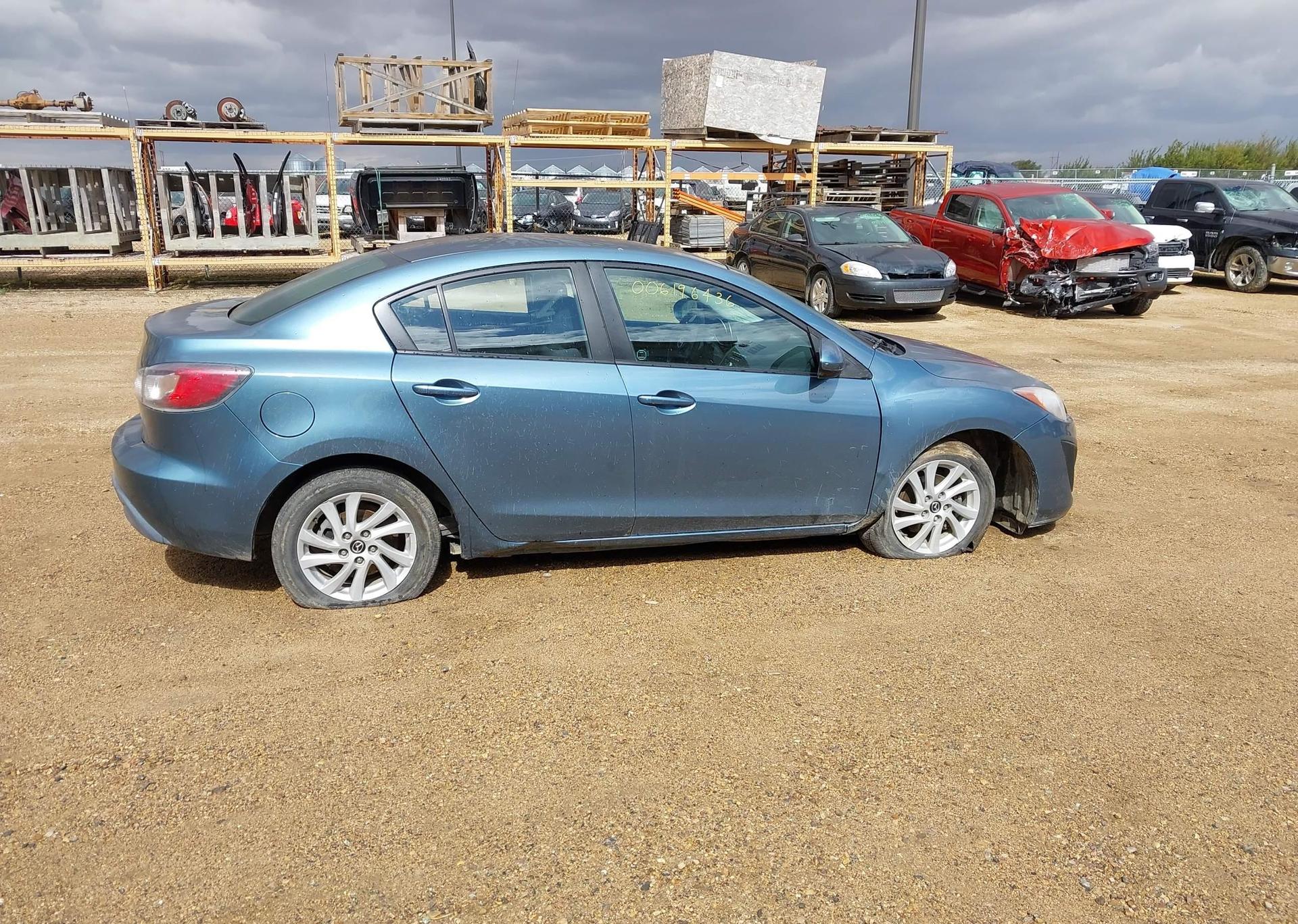 2011 MAZDA 3 I