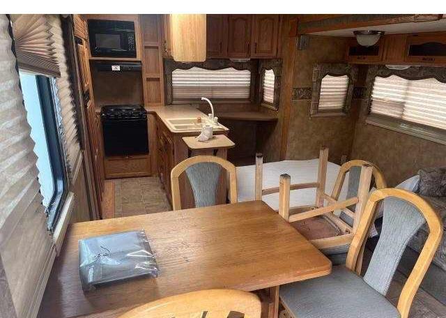 2005 KEYSTONE CAMPER