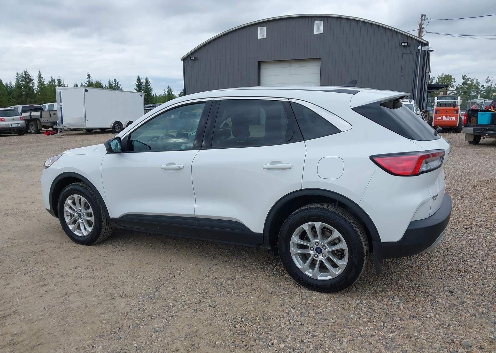 2022 FORD ESCAPE SE