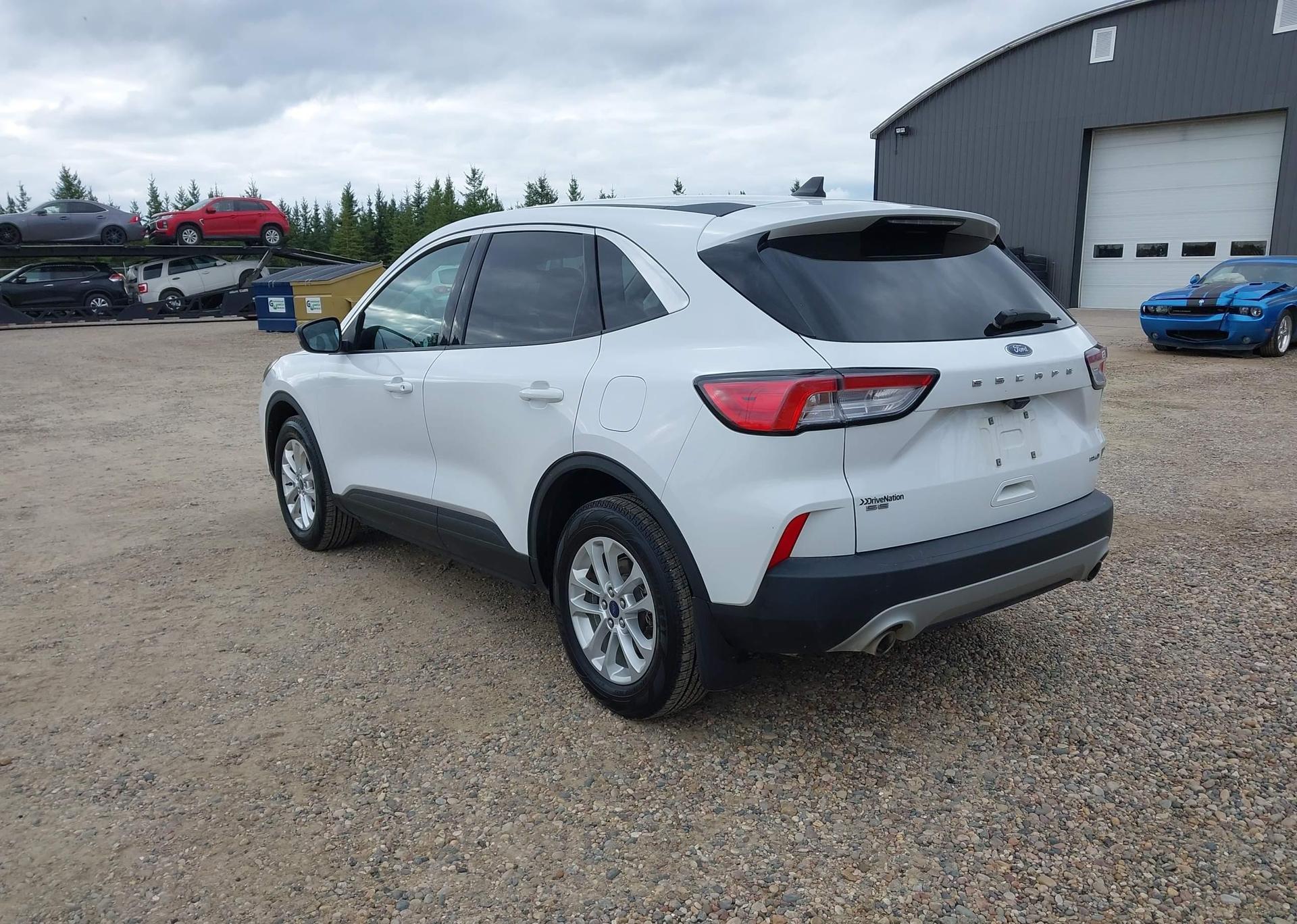 2022 FORD ESCAPE SE
