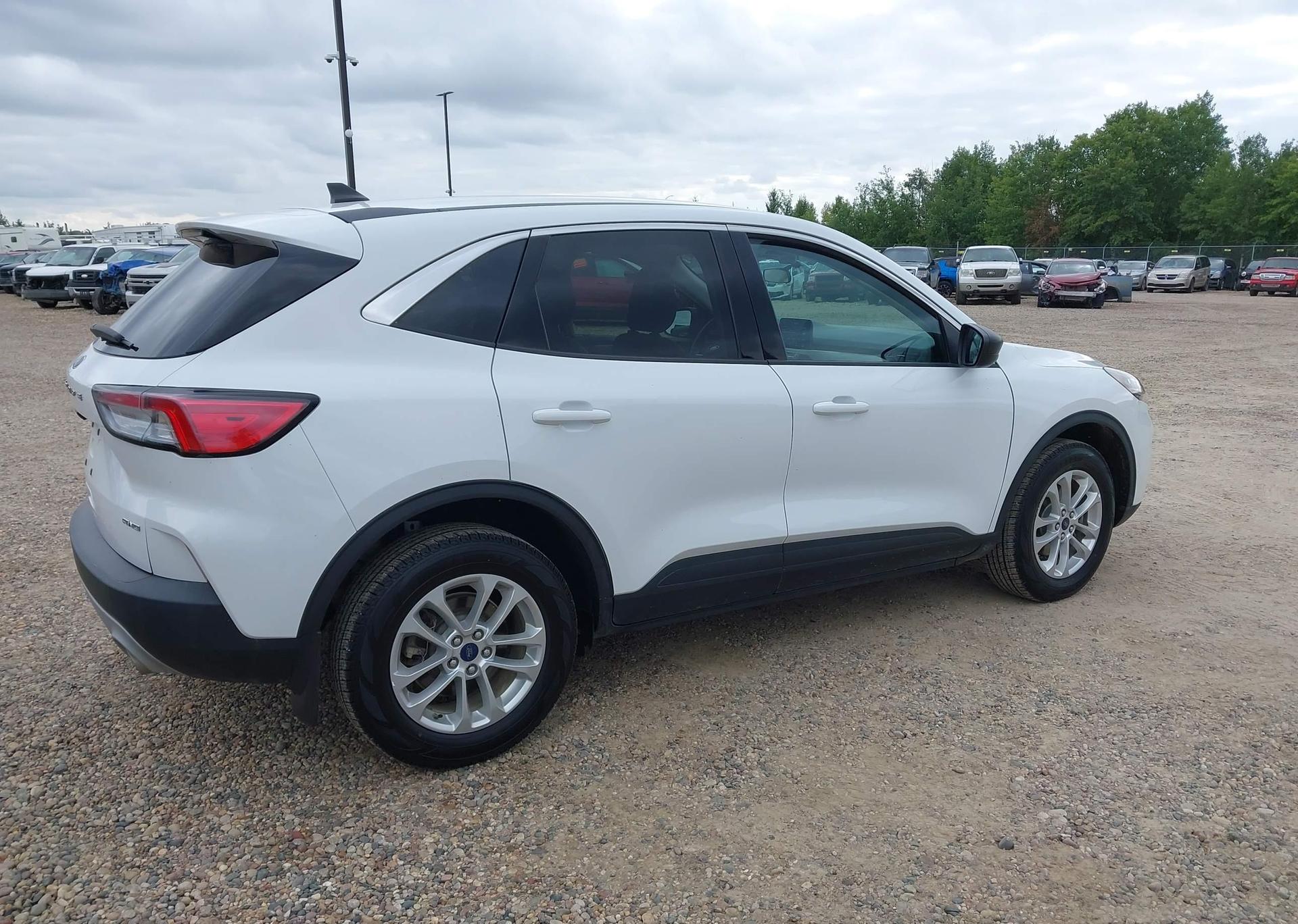 2022 FORD ESCAPE SE